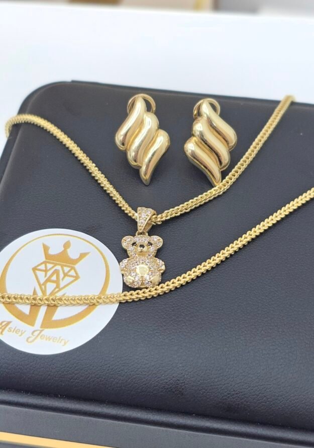 Cadena con dije 10k y Aretes cierre omega 10k